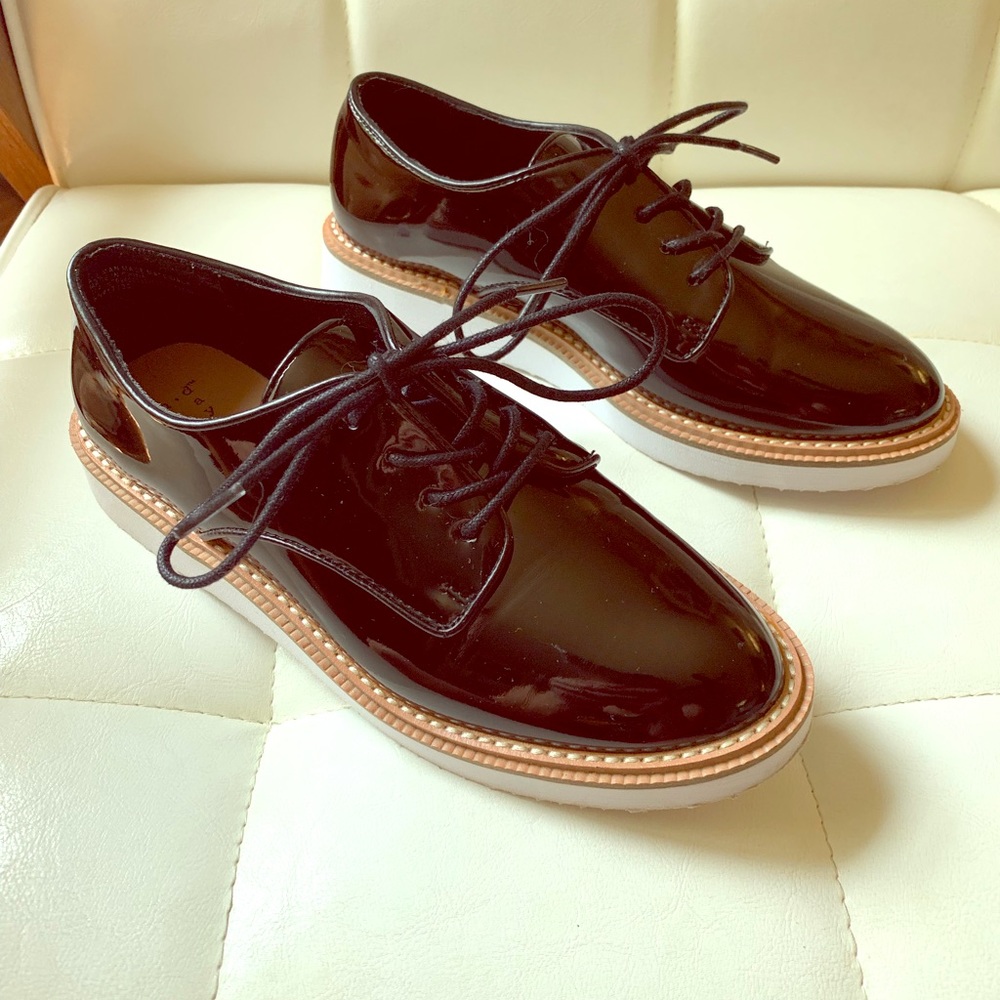 Platform tuxedo shoes size 7